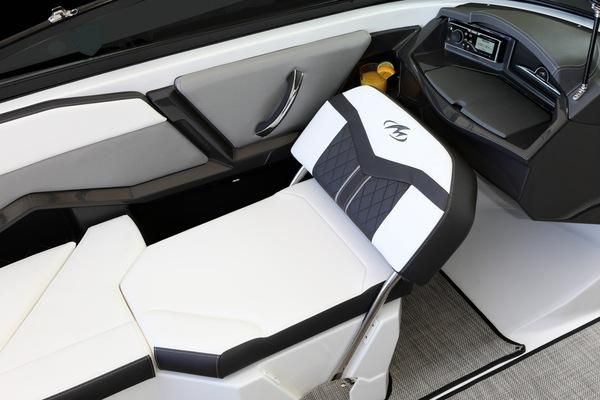 Monterey 238SS-LUXURY-BOWRIDER image