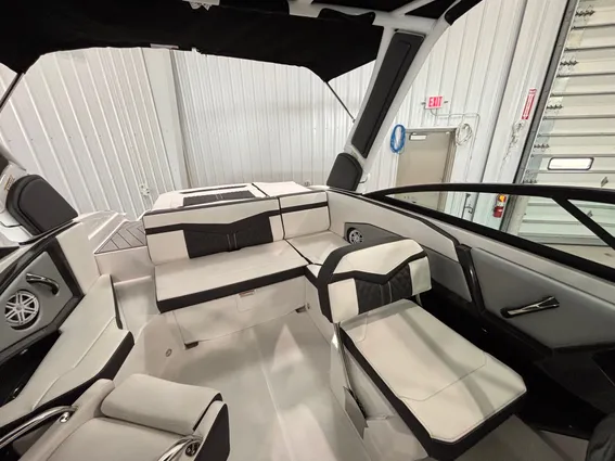 Monterey 238SS-LUXURY-BOWRIDER image