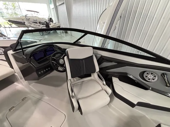Monterey 238SS-LUXURY-BOWRIDER image