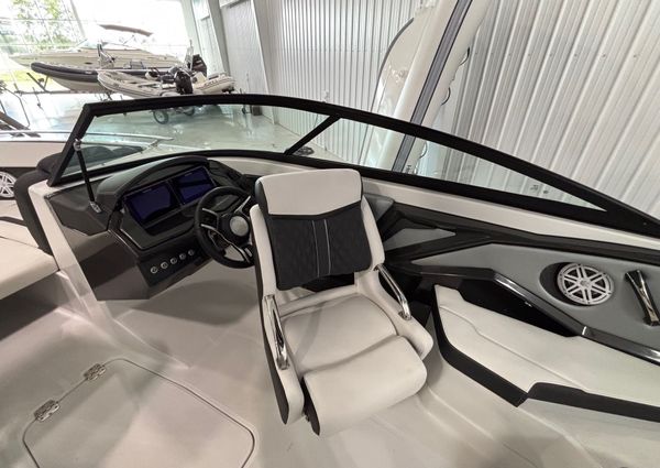 Monterey 238SS-LUXURY-BOWRIDER image