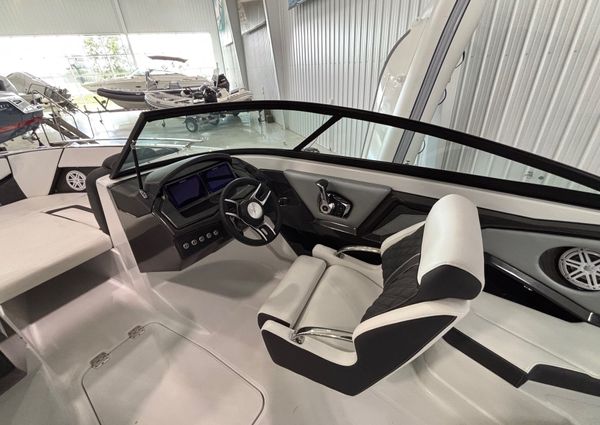 Monterey 238SS-LUXURY-BOWRIDER image