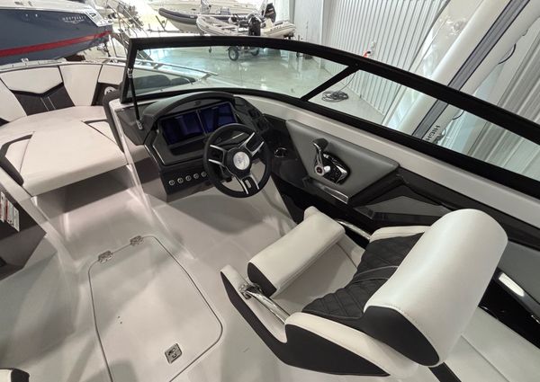 Monterey 238SS-LUXURY-BOWRIDER image