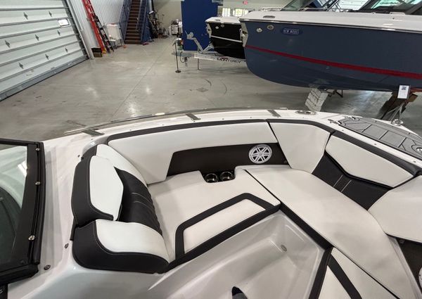 Monterey 238SS-LUXURY-BOWRIDER image