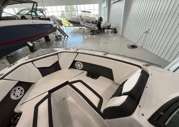 Monterey 238SS-LUXURY-BOWRIDER image