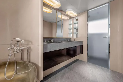 Azimut GRANDE-TRIDECK image