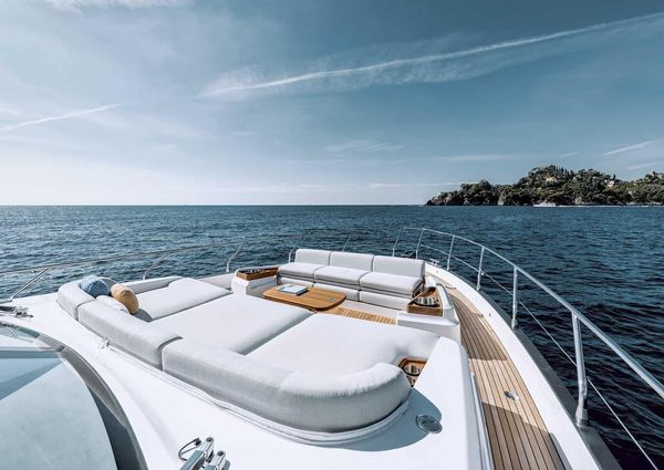 Azimut FLY-68 image