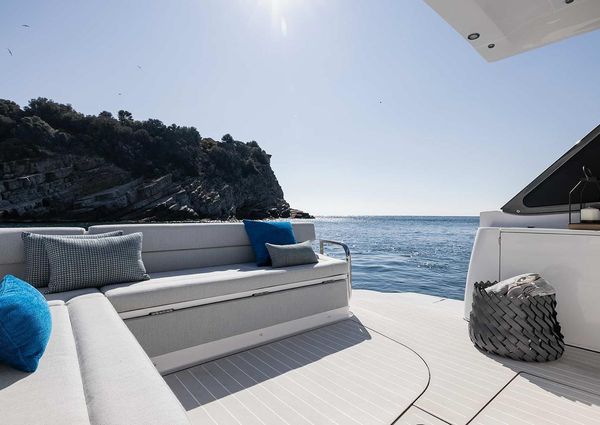 Azimut VERVE-42 image