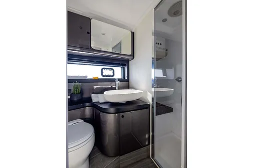 Azimut VERVE-42 image