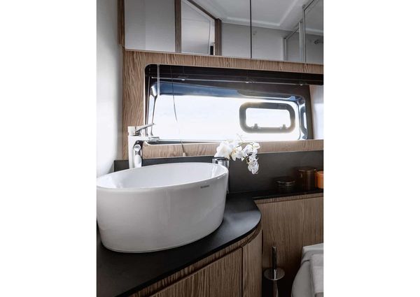 Azimut ATLANTIS-45 image