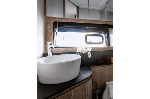 Azimut ATLANTIS-45 image