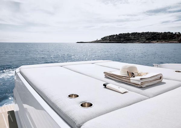 Azimut ATLANTIS-51 image