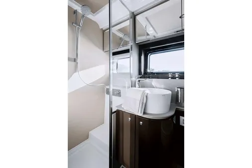 Azimut ATLANTIS-51 image