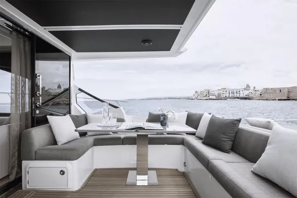 Azimut S6 image