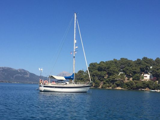 Hallberg-Rassy 352 - main image