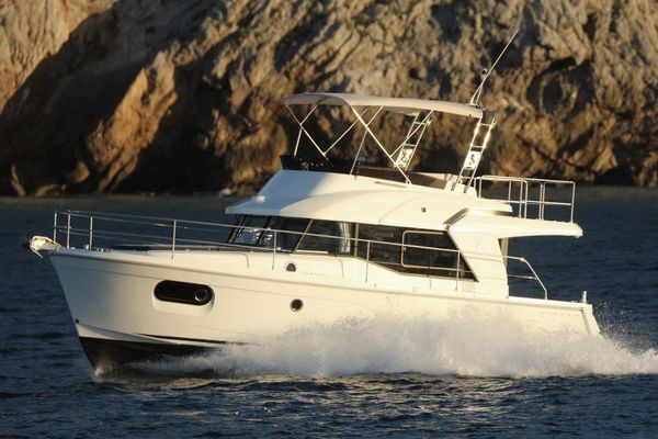 Beneteau-america SWIFT-TRAWLER-35 - main image