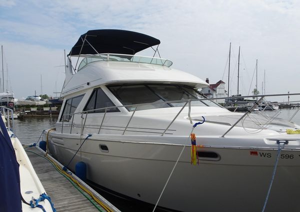 Bayliner 3988MY image