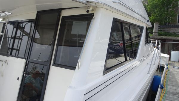 Bayliner 3988MY image