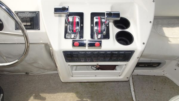 Bayliner 3988MY image