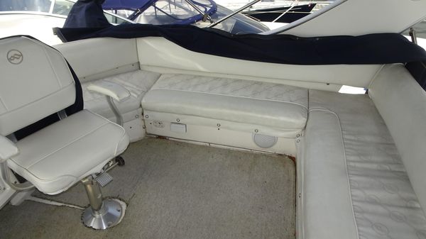 Bayliner 3988MY image