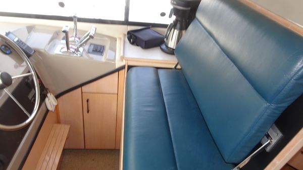 Bayliner 3988MY image