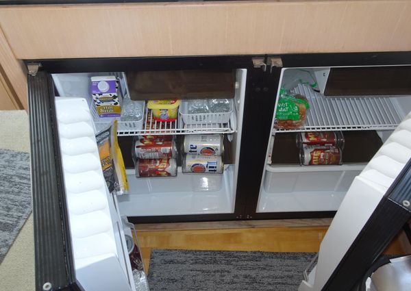 Bayliner 3988MY image