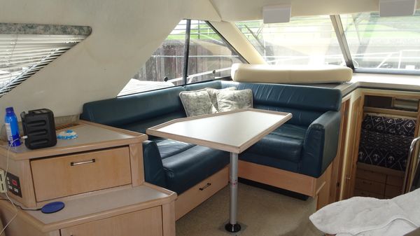 Bayliner 3988MY image