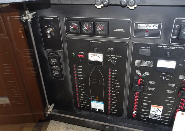 Bayliner 3988MY image