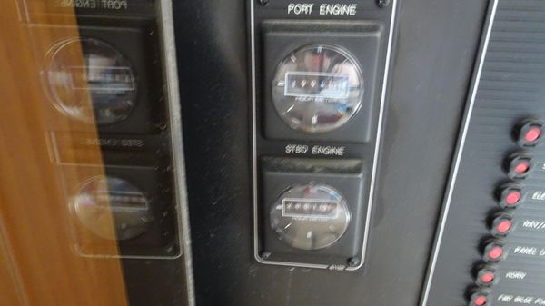 Bayliner 3988MY image