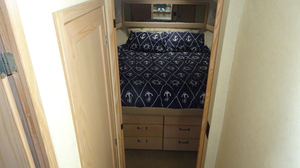 Bayliner 3988MY image