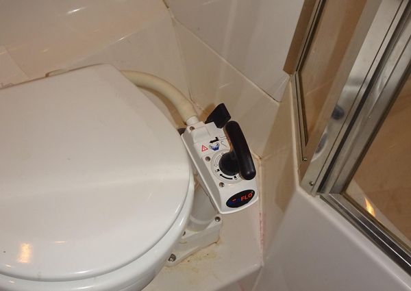 Bayliner 3988MY image