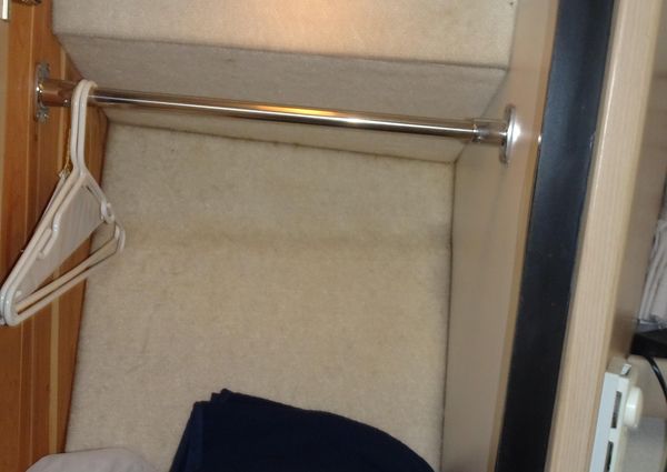 Bayliner 3988MY image