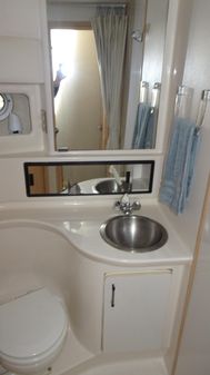 Bayliner 3988MY image