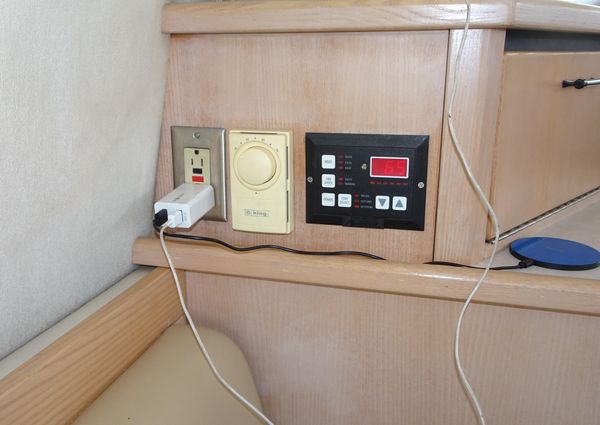 Bayliner 3988MY image