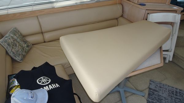 Bayliner 3988MY image