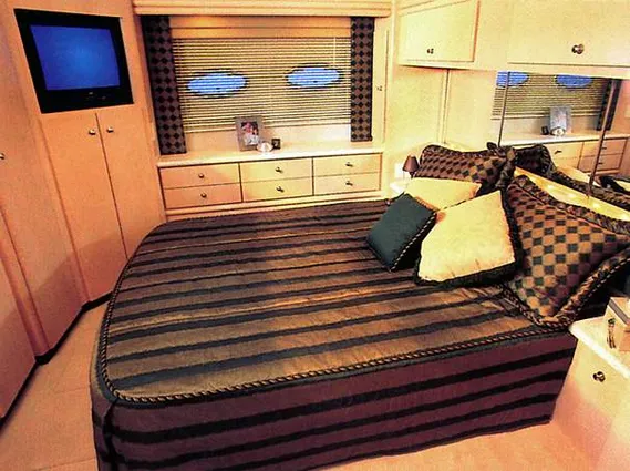 Carver 456 Aft Cabin Motor Yacht image