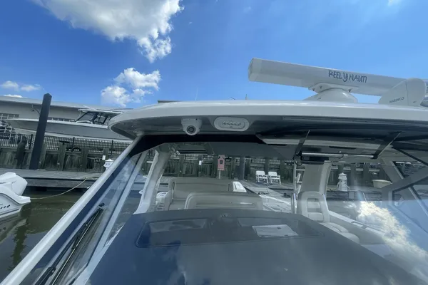 Boston Whaler 380 Realm image