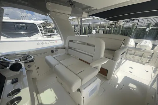 Boston Whaler 380 Realm image