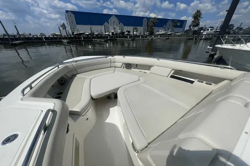 Boston Whaler 380 Realm image