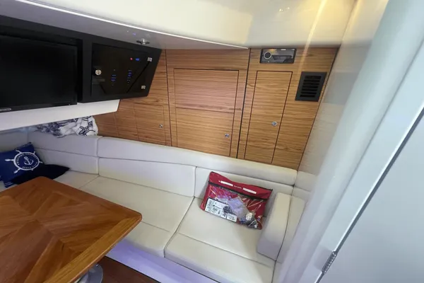 Boston Whaler 380 Realm image