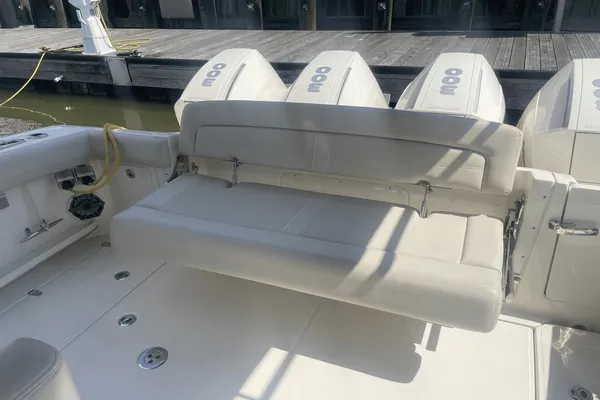 Boston Whaler 380 Realm image