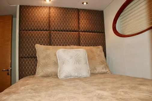 Lazzara 74 MOTOR YACHT image