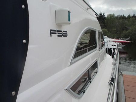 Sealine F33 image