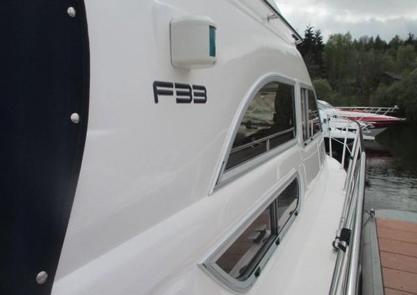 Sealine F33 image