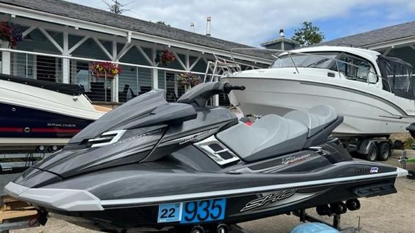 Yamaha WaveRunner FX Cruiser SHO