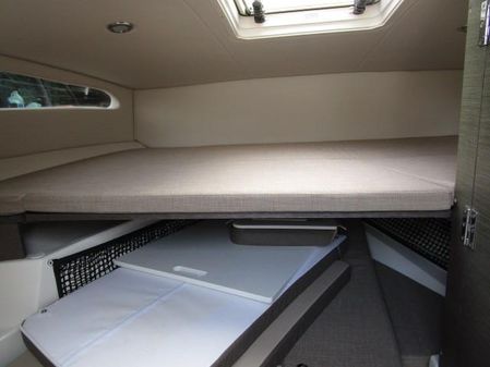 Bayliner VR6-CUDDY image