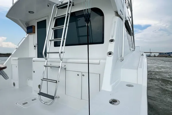 Hatteras 50 Convertible Sportfish image