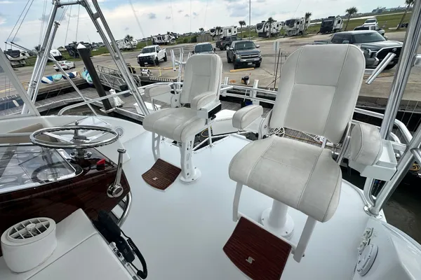 Hatteras 50 Convertible Sportfish image