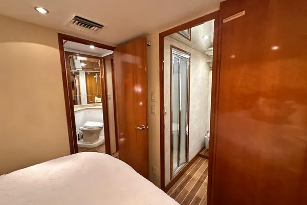 Hatteras 50 Convertible Sportfish image