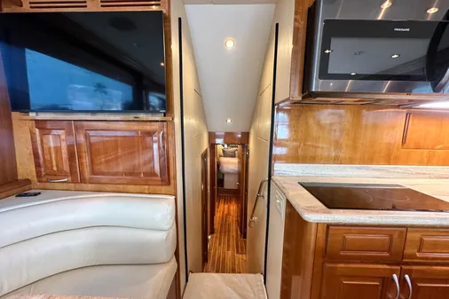 Hatteras 50 Convertible Sportfish image