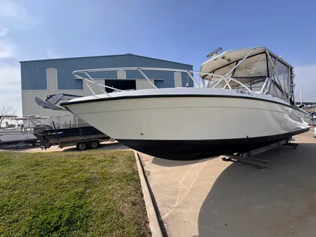 Contender 35 Express Side Console image